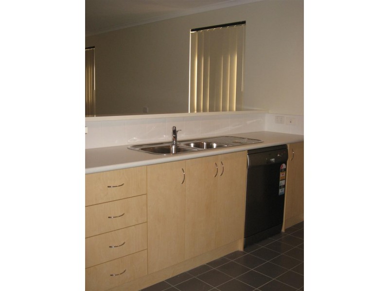 16/1 Coojong Link, Success WA 6164