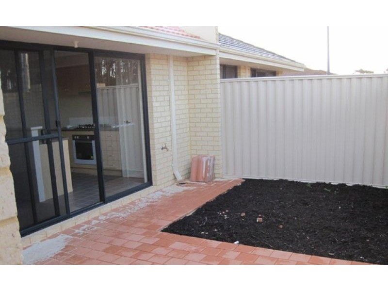 2/1 Coojong Link, Success WA 6164