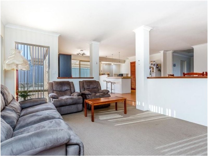 5 Minyon Circuit, Atwell WA 6164