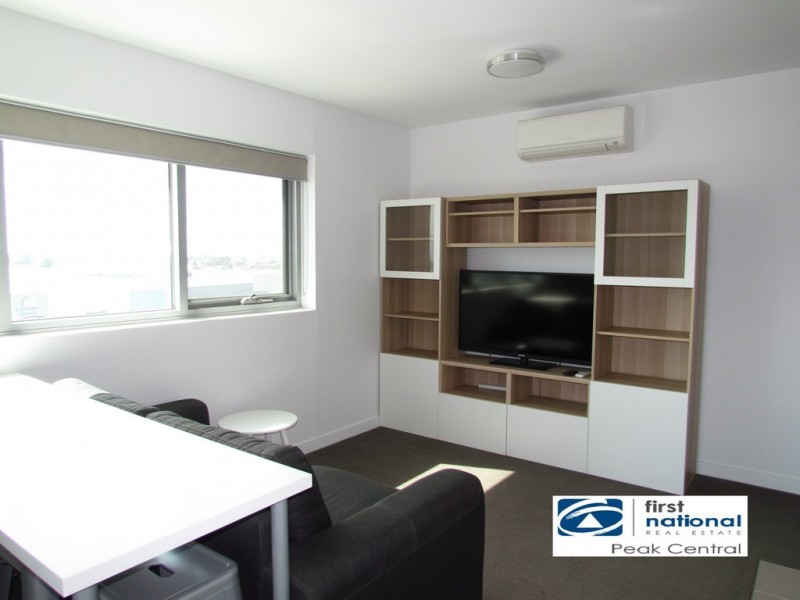 402/17 Malata Cresecent, Success WA 6164
