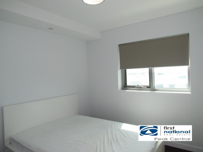 402/17 Malata Cresecent, Success WA 6164