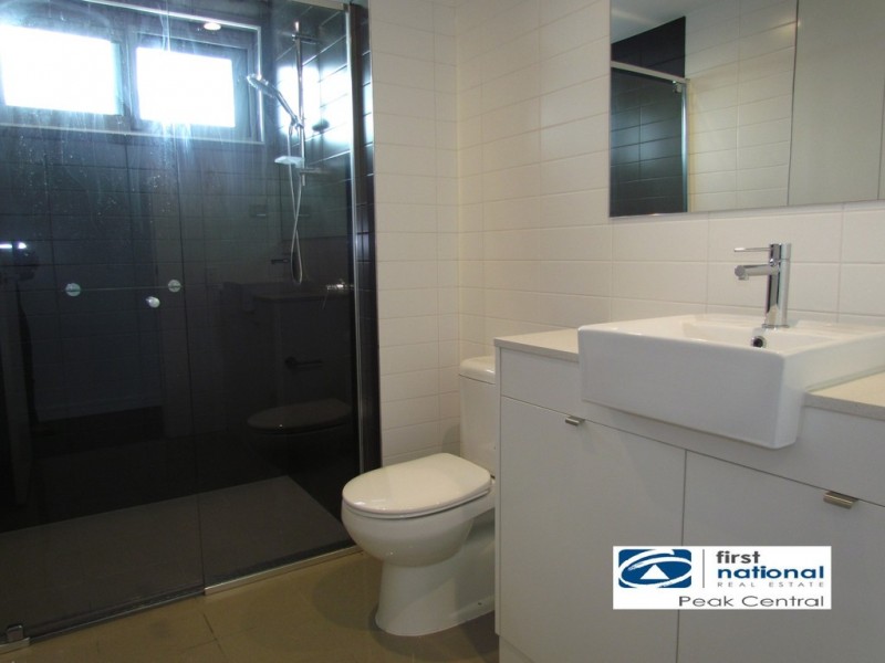 402/17 Malata Cresecent, Success WA 6164