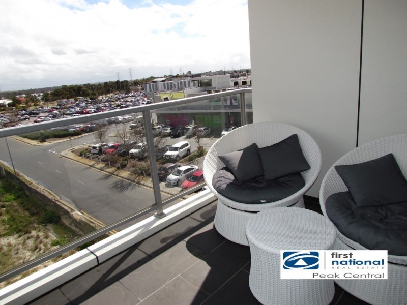 402/17 Malata Cresecent, Success WA 6164