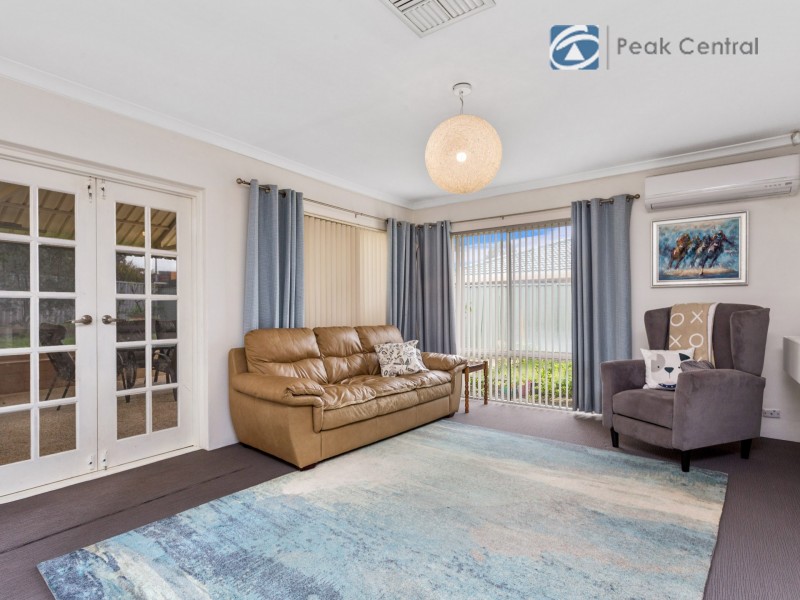 10 Marie Court, Atwell WA 6164