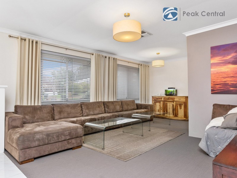 10 Marie Court, Atwell WA 6164