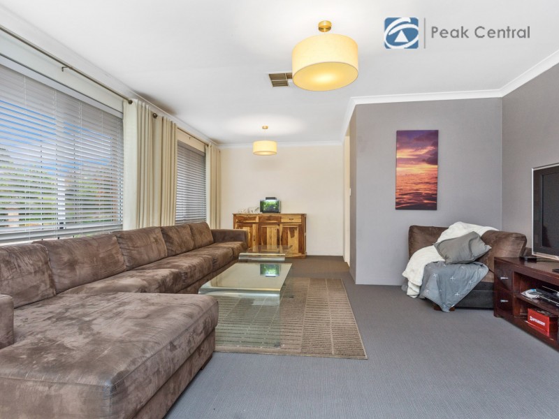 10 Marie Court, Atwell WA 6164