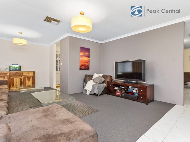 10 Marie Court, Atwell WA 6164