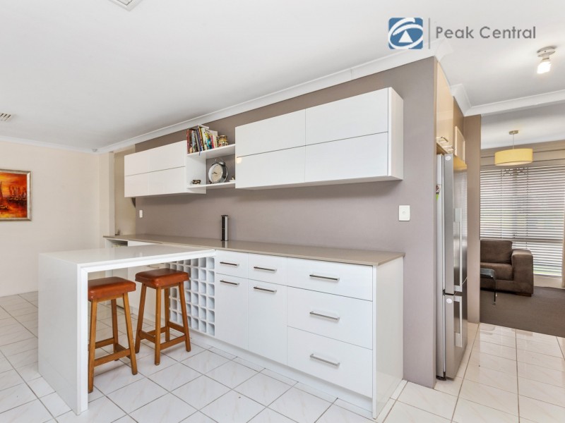 10 Marie Court, Atwell WA 6164