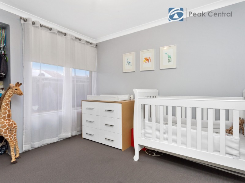 10 Marie Court, Atwell WA 6164