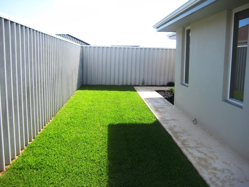 11 Kingsway Gardens, Canning Vale WA 6155