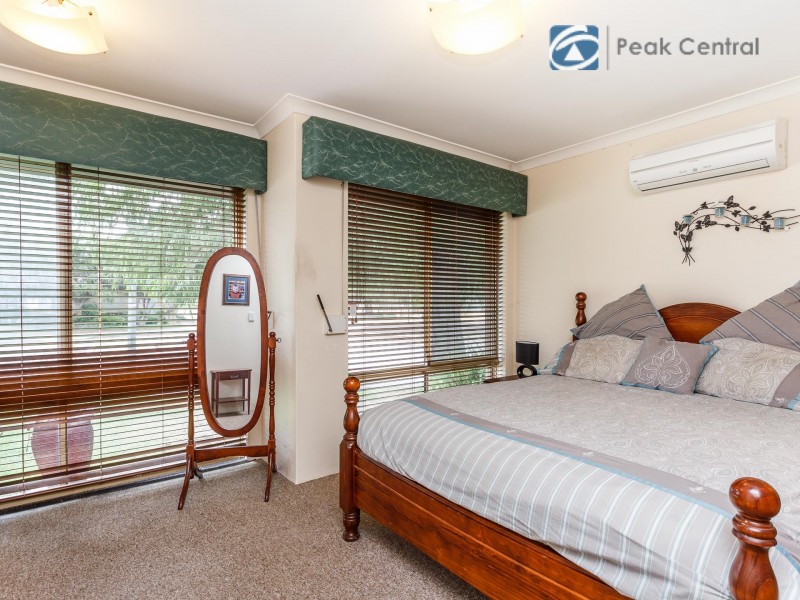 28 Folland Parade, Atwell WA 6164