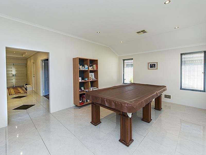 27 Oak Ridge Meander, Success WA 6164