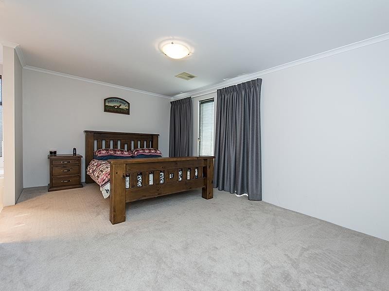 27 Oak Ridge Meander, Success WA 6164