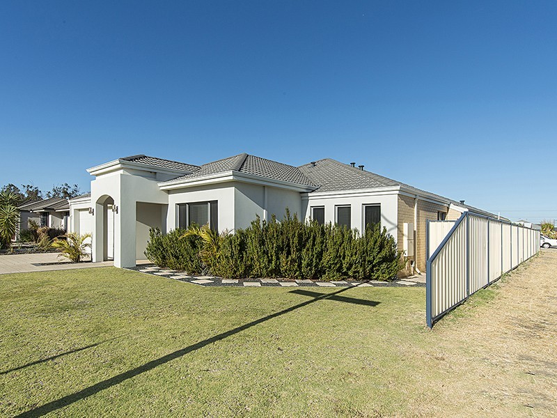 27 Oak Ridge Meander, Success WA 6164