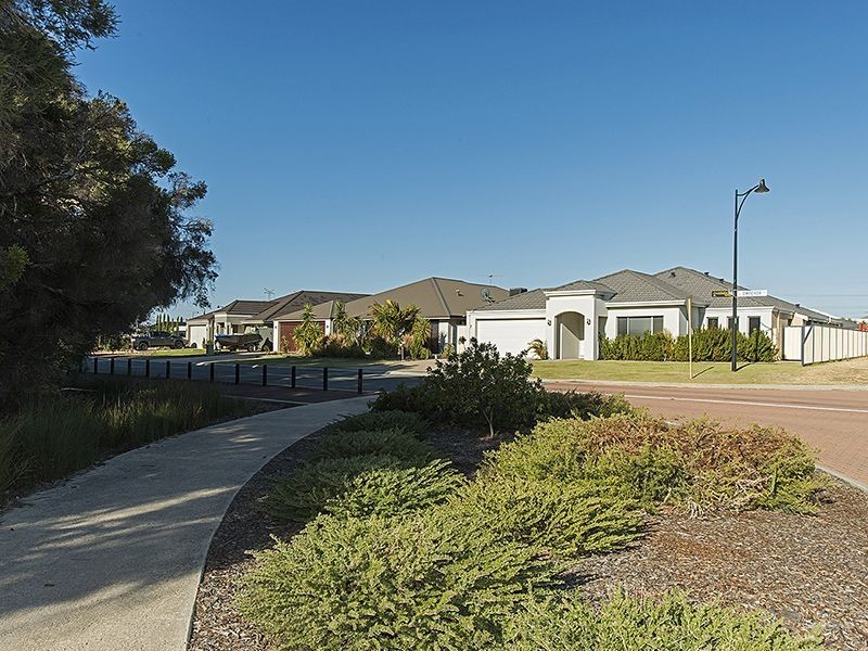 27 Oak Ridge Meander, Success WA 6164