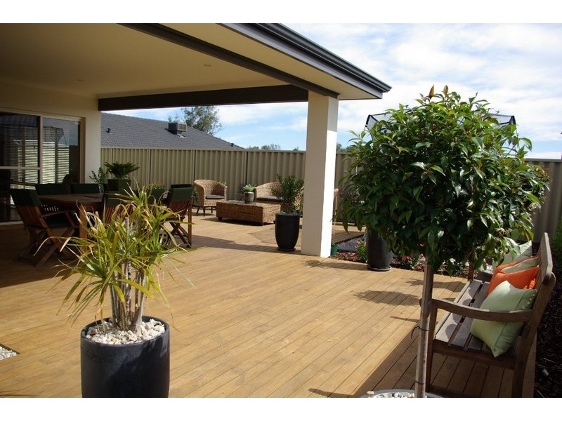 32 Halcyon Way, Atwell WA 6164