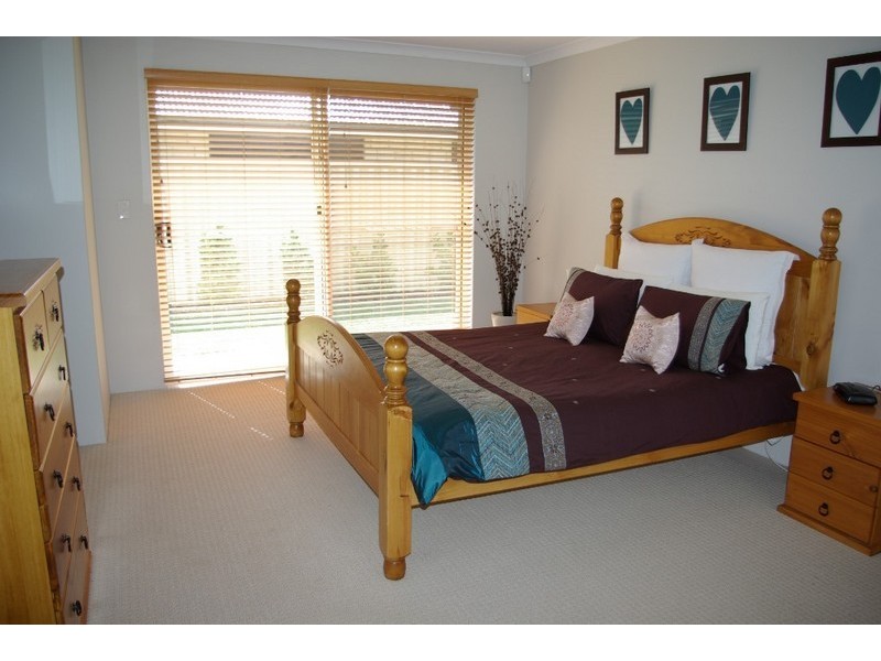 32 Halcyon Way, Atwell WA 6164