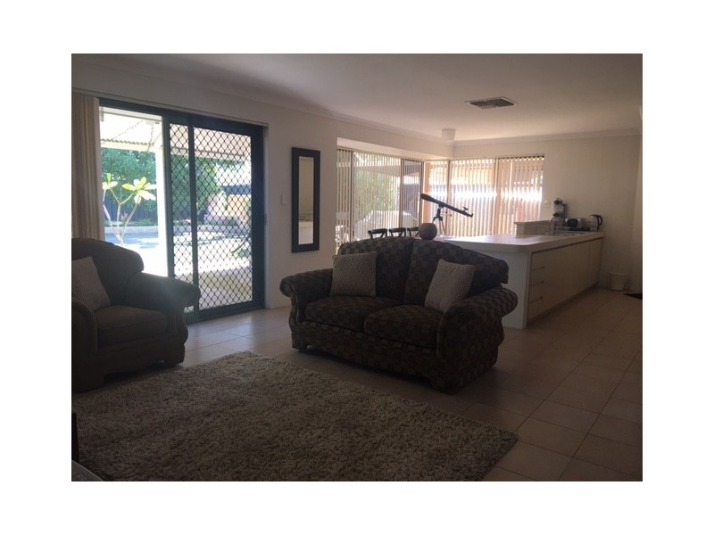 19 O’Farrell Close, Atwell WA 6164