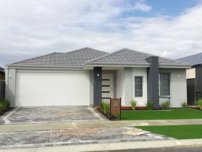 11 Grapestone Road, Piara Waters WA 6112