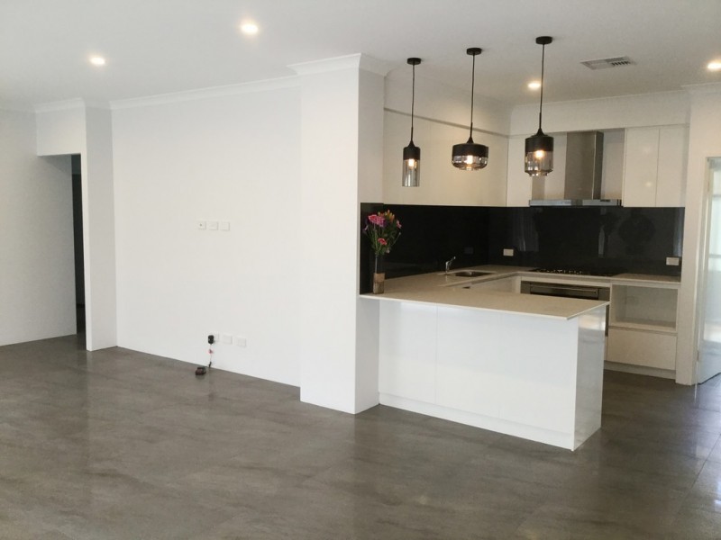 11 Grapestone Road, Piara Waters WA 6112