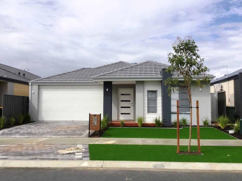 11 Grapestone Road, Piara Waters WA 6112