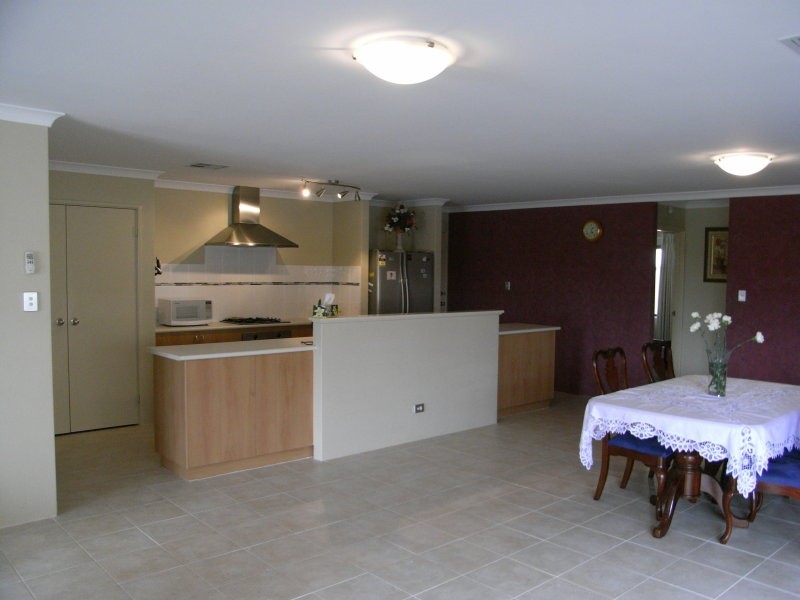 21  Serene Bend, Atwell WA 6164