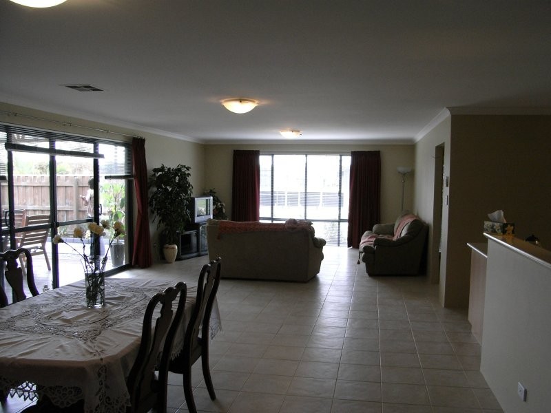 21  Serene Bend, Atwell WA 6164