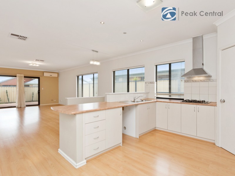 3 Sweetwater Bend, Success WA 6164