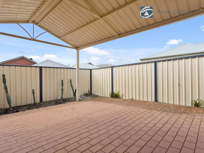 3 Sweetwater Bend, Success WA 6164