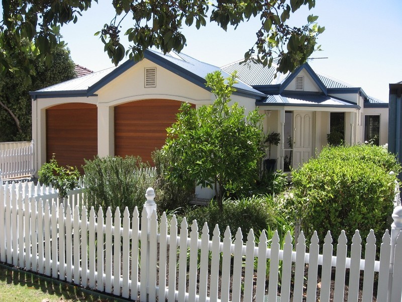 73A Kennedy Street, Alfred Cove WA 6154