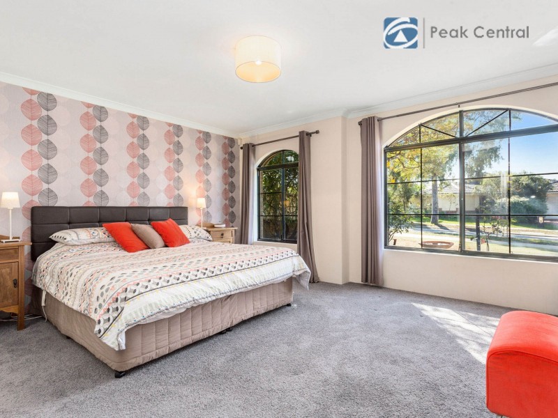 69 Baningan Avenue, Success WA 6164