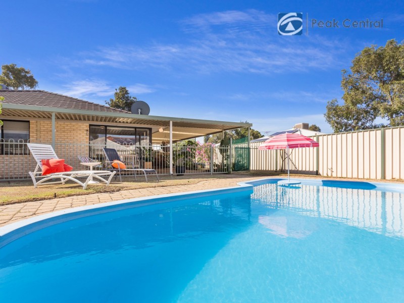 69 Baningan Avenue, Success WA 6164