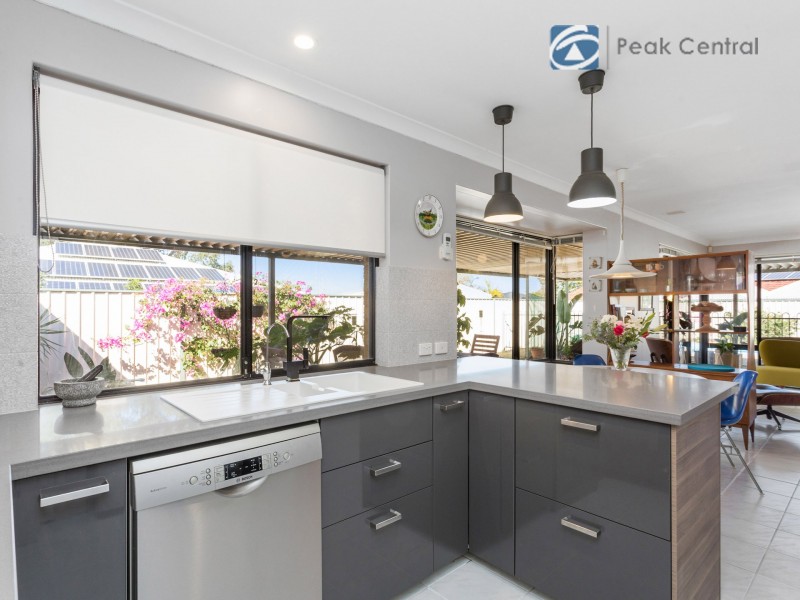 69 Baningan Avenue, Success WA 6164