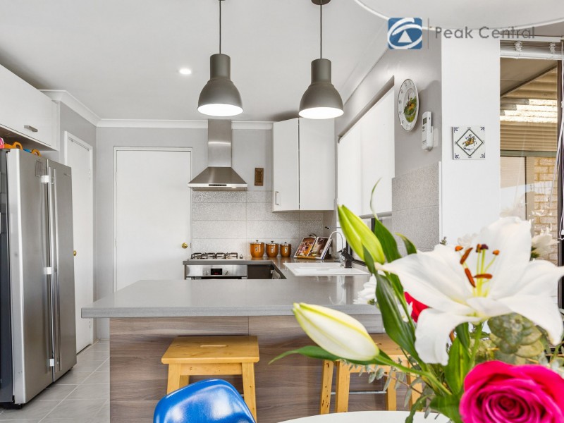 69 Baningan Avenue, Success WA 6164