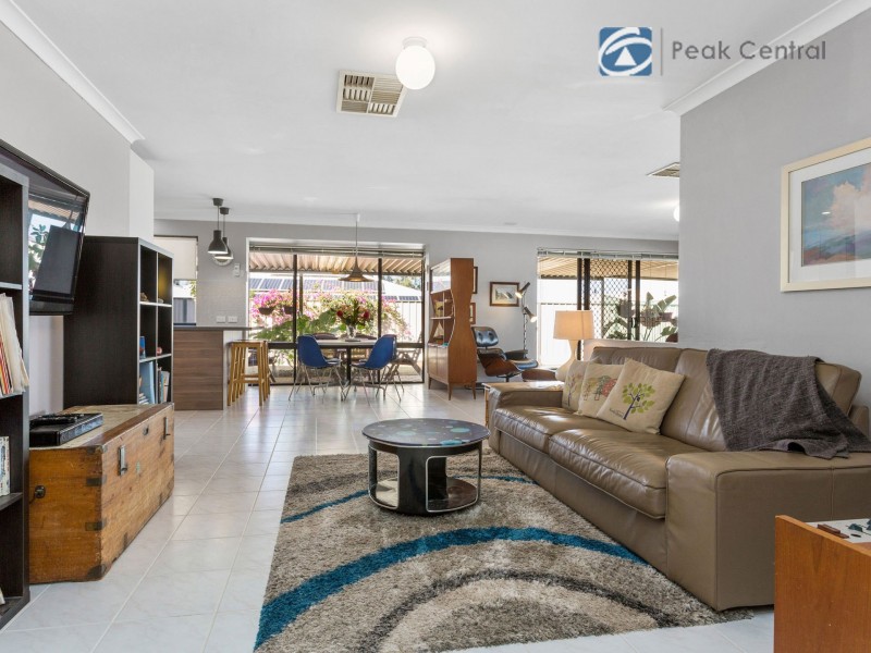 69 Baningan Avenue, Success WA 6164