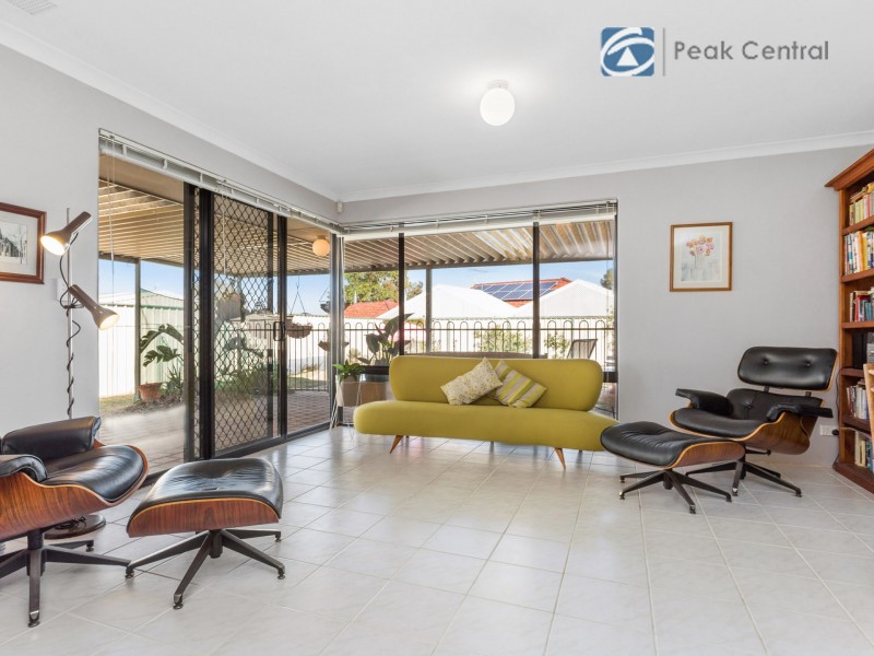 69 Baningan Avenue, Success WA 6164