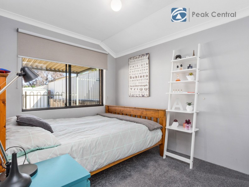 69 Baningan Avenue, Success WA 6164