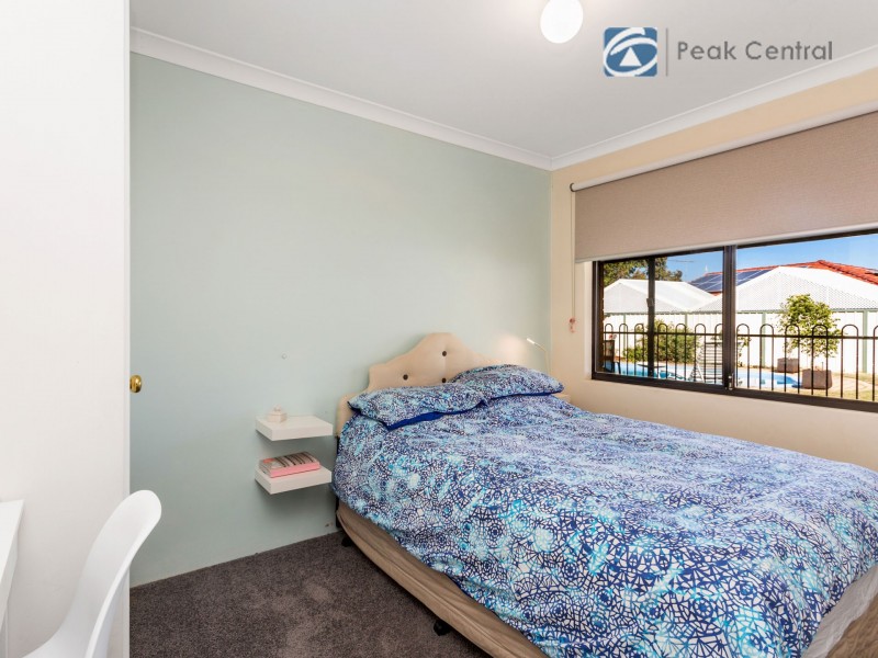 69 Baningan Avenue, Success WA 6164