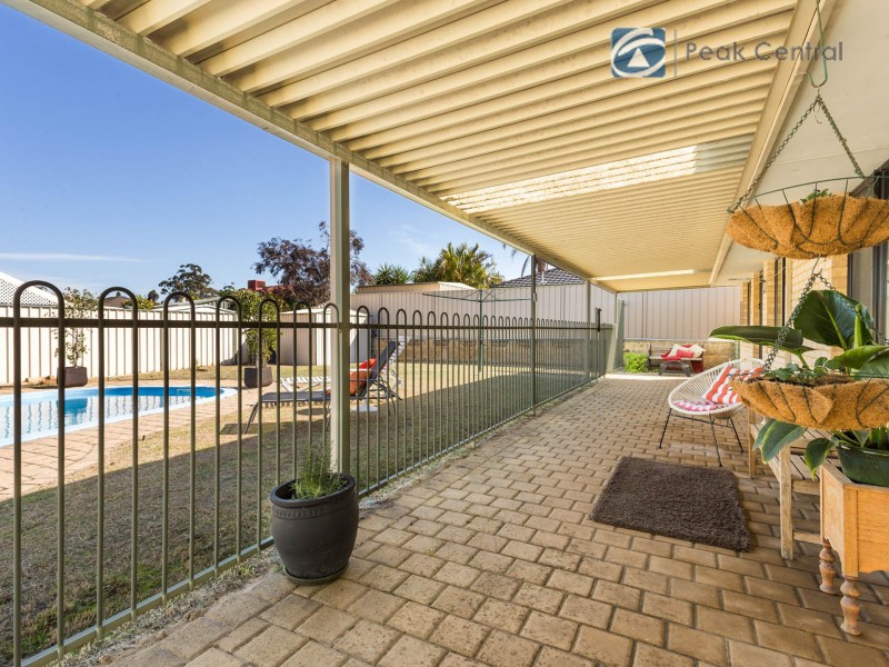 69 Baningan Avenue, Success WA 6164