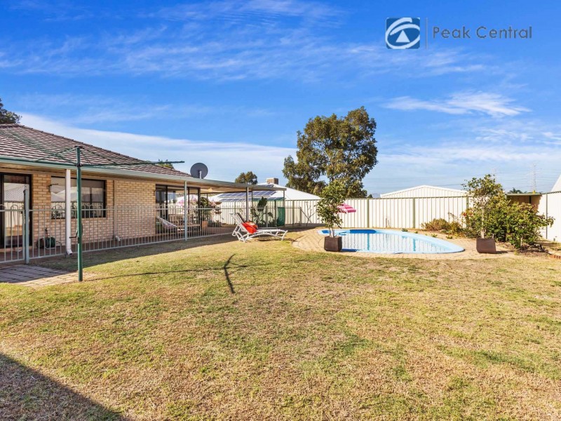 69 Baningan Avenue, Success WA 6164