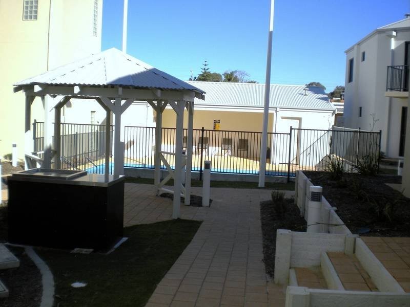 37/17 Southdown Place, Thornlie WA 6108