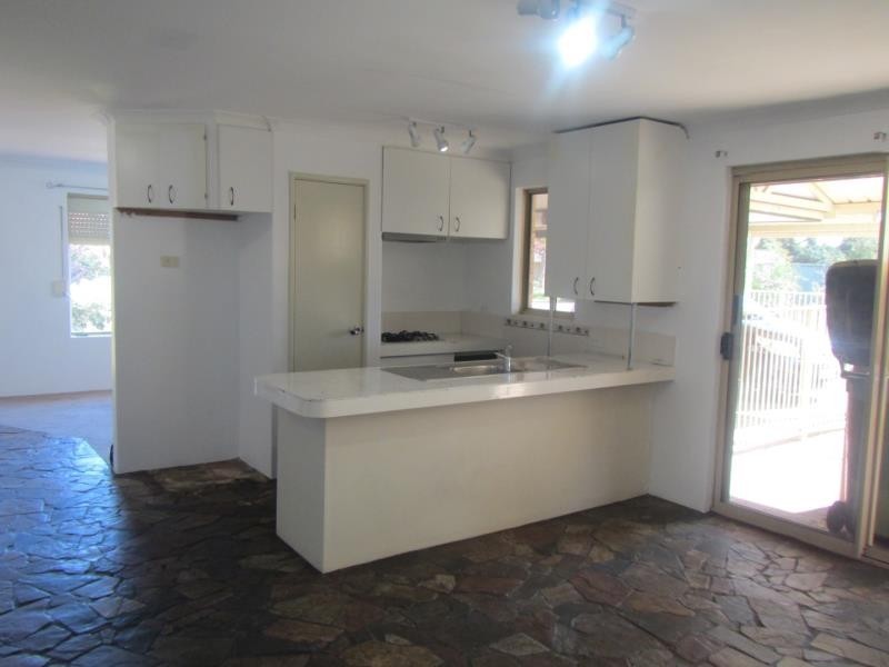 4 Tylee Cove, Atwell WA 6164 Floorplan