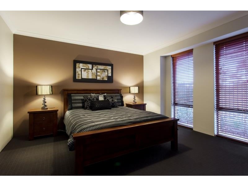 13 Lambeth Circle, Wellard WA 6170