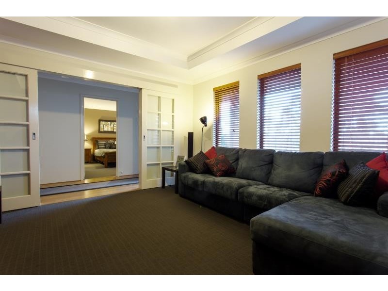 13 Lambeth Circle, Wellard WA 6170