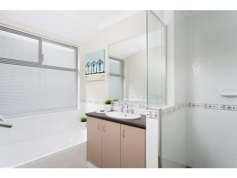 13 Lambeth Circle, Wellard WA 6170