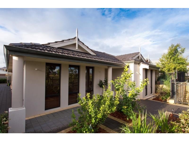 13 Lambeth Circle, Wellard WA 6170 Floorplan