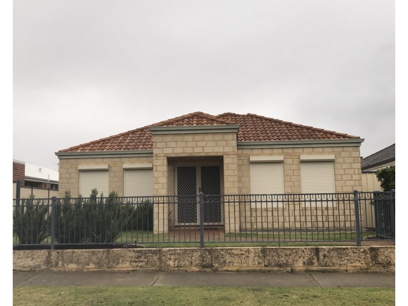 295 Wentworth Pde, Success WA 6164
