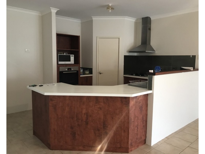 295 Wentworth Pde, Success WA 6164