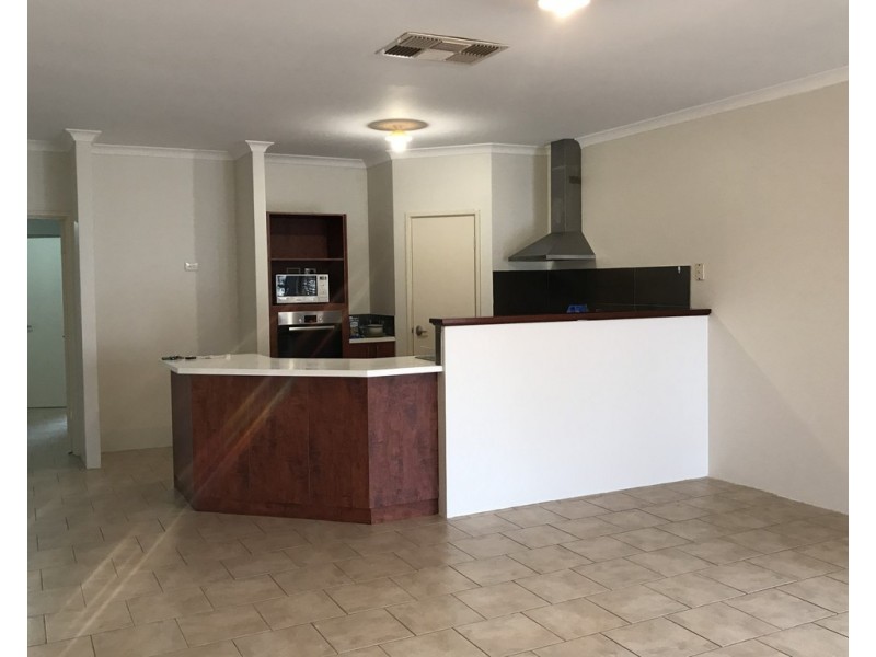 295 Wentworth Pde, Success WA 6164
