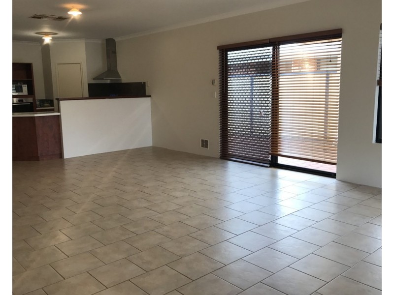 295 Wentworth Pde, Success WA 6164